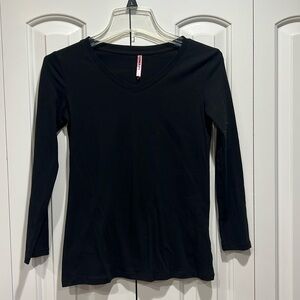 Girls Top with 3/4 sleeves. Size:L(14)